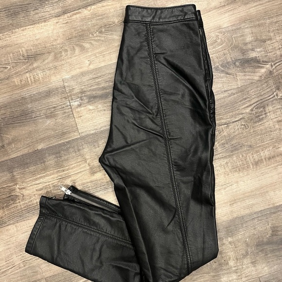 FP Movement by Free People Black Skinny Faux Leather Pants Womens Size 6 - Picture 8 of 8